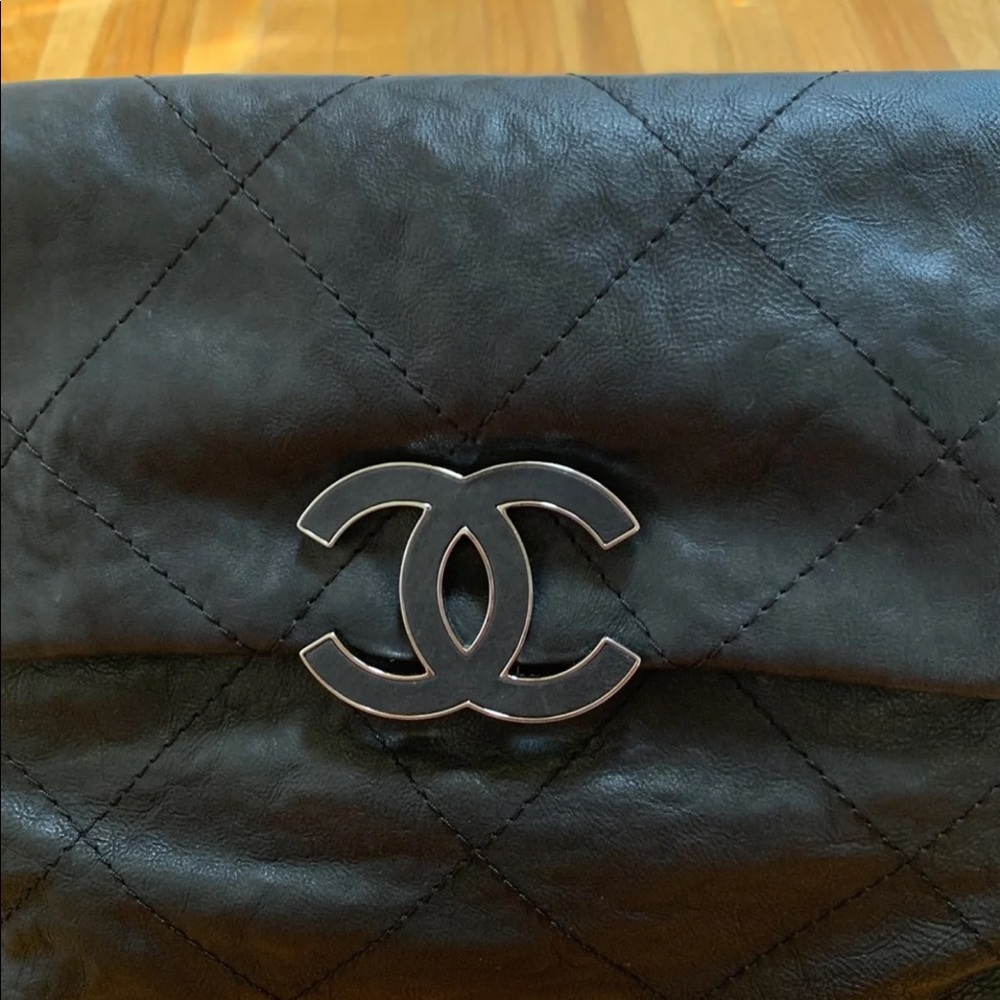 Chanel Vintage Handbag - Picture 2 of 8